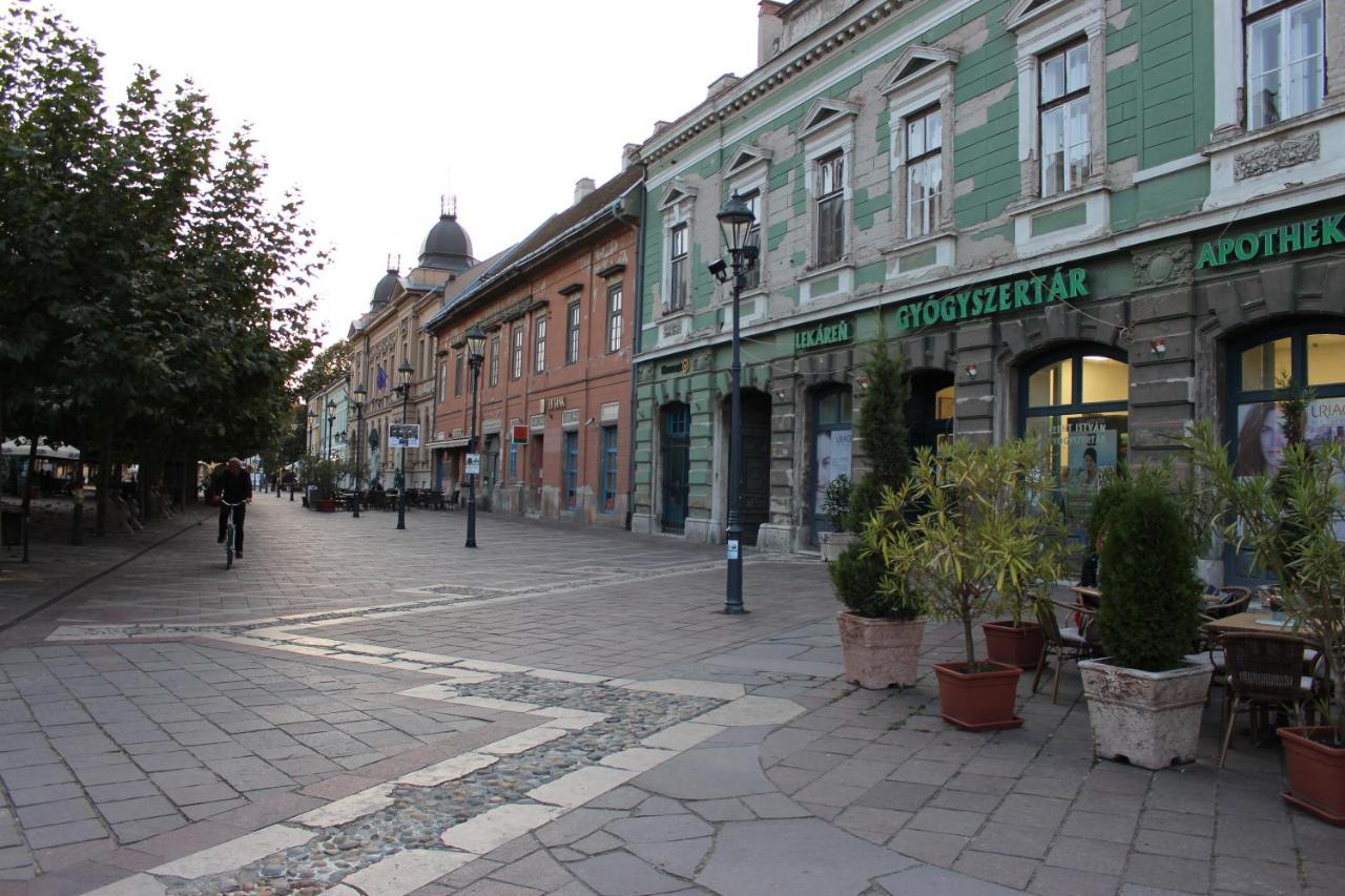 Esztergom Central Ngoại thất bức ảnh