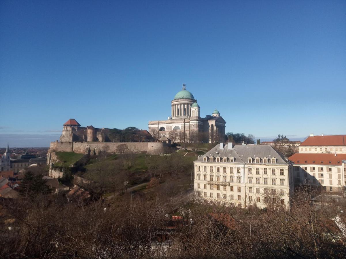 Esztergom Central Ngoại thất bức ảnh